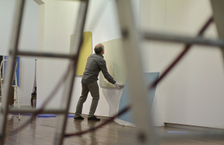 Montaje de la exposición » La seducción de la geometría» de Ñaco Fabré.