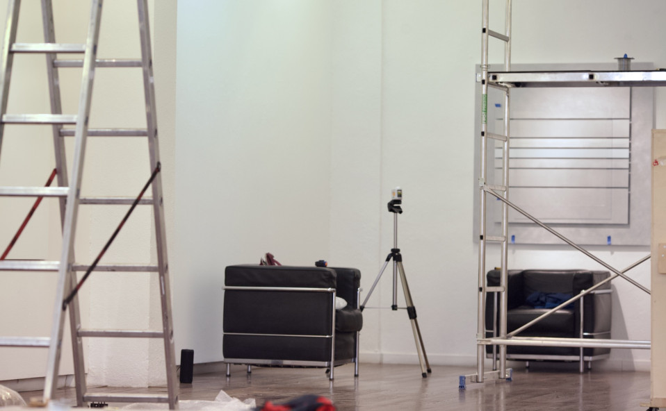 Galería XF Montaje de la exposición ROBERT FERRER i MARTORELL «Exercicis d’equilibri». Nit de l’Art 2024. Inauguración 21 de septiembre 18 – 23 h.